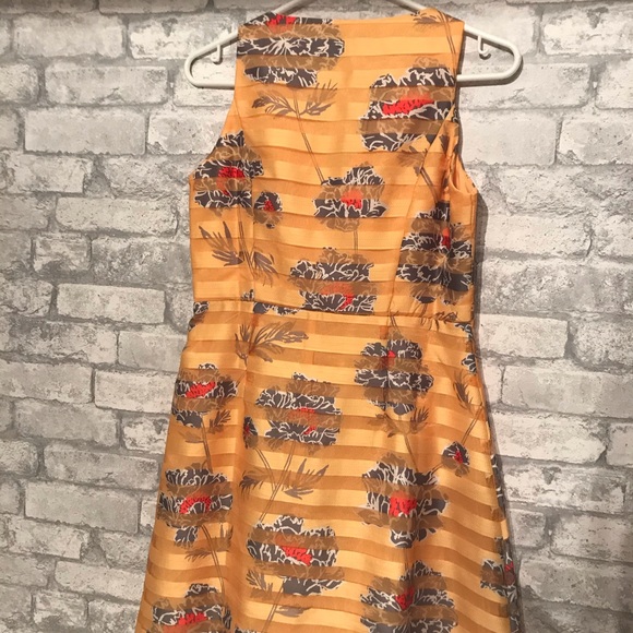 🌼 Yellow fit and flare Banana Republic Dress - Picture 2 of 7